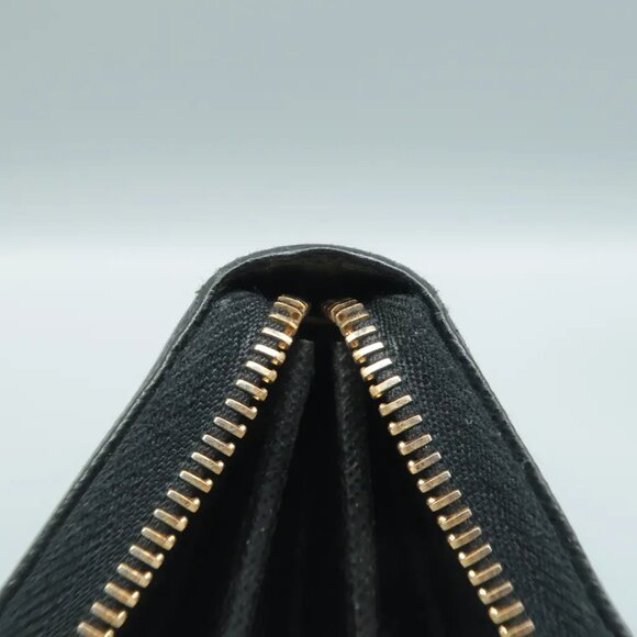 100% Authentic Prada Black Leather Wallet - Picture 8 of 12